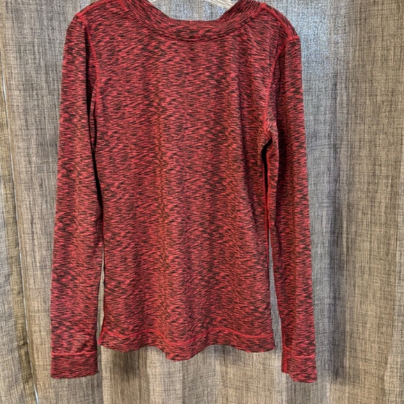 Cuddl Duds Women's Flex Fit Long Sleeve Top SZ Large Wine Thumb Holes - Picture 4 of 9